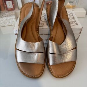 Born Metallic Leather Slingback Sandals Size 9 – New Without Tags